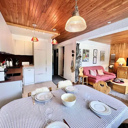 Le Panestrel Apartment *